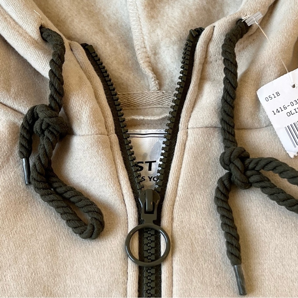 C’EST TOI hoodie jacket size small. - Picture 4 of 8